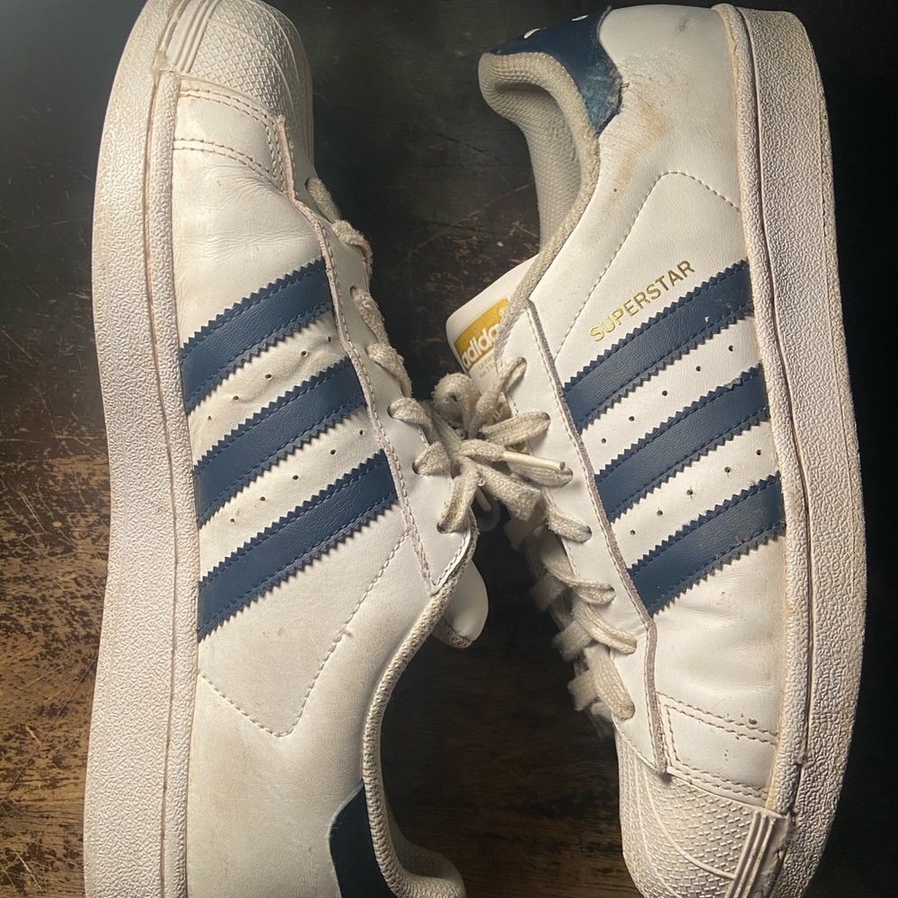 Adidas superstars